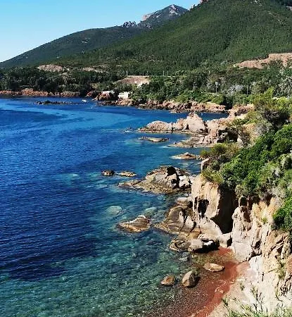Piscine Chauffee A Debordement Au Cap De L'esterel ! Entre Theoule Et Saint-raphael Le Trayas
