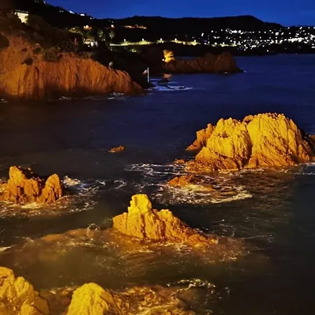 Piscine Chauffee A Debordement Au Cap De L'esterel ! Entre Theoule Et Saint-raphael * Le Trayas