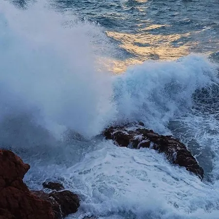 Piscine Chauffee A Debordement Au Cap De L'esterel ! Entre Theoule Et Saint-raphael Апартаменты Le Trayas